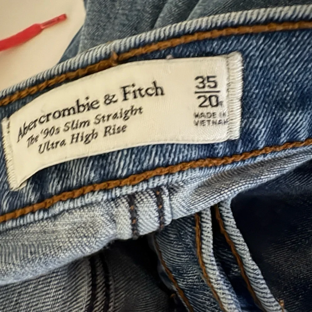Abercrombie & Fitch The 90s Slim Straight Ultra High Rise Distressed Blue Jeans